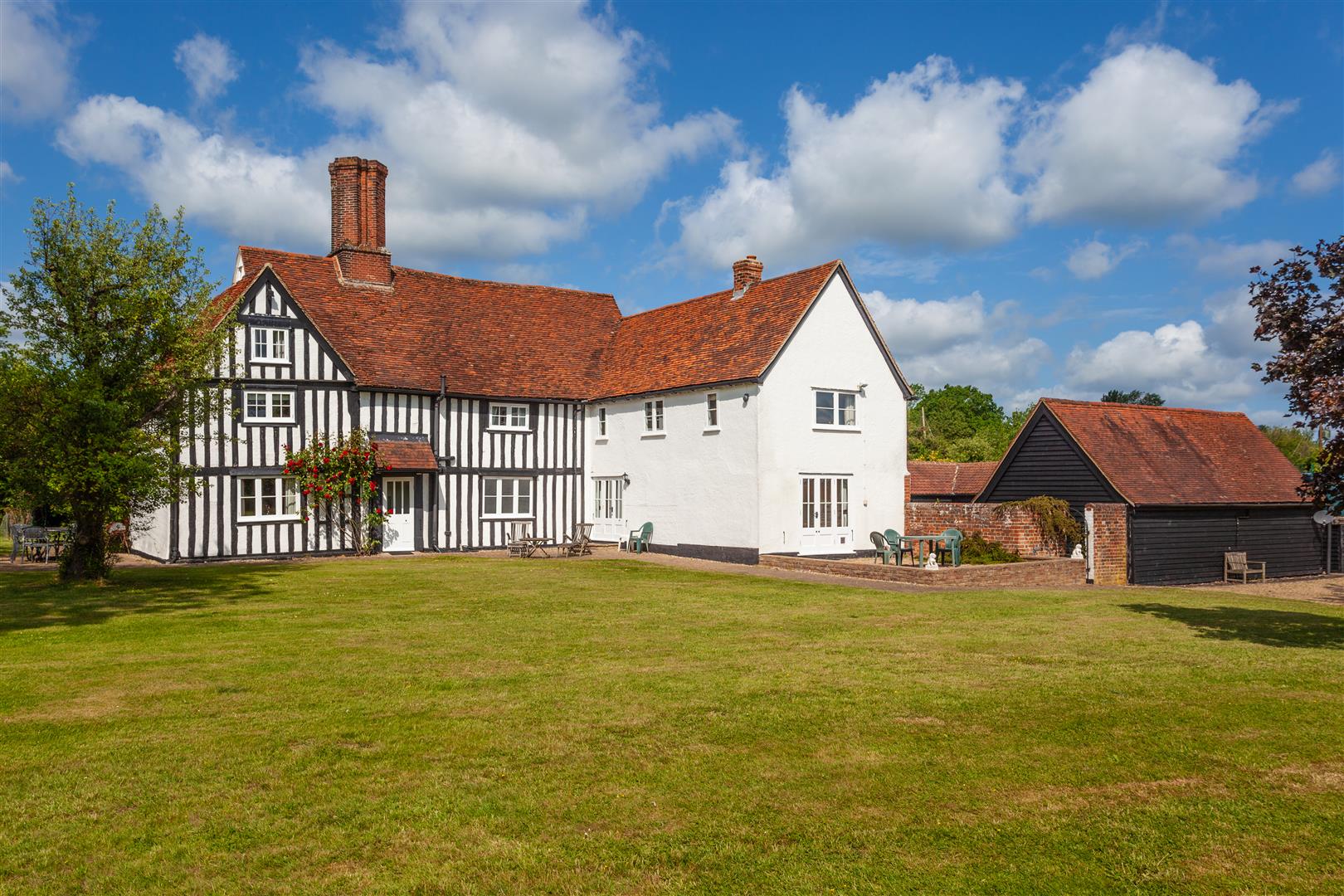 Pledgdon Green, Stortford Prestige & Village